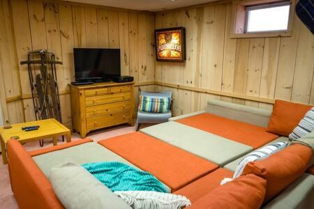 Wine Moose W Hot Tub Fireplace Sauna 9Min To Mt Snow Dover ภายนอก รูปภาพ