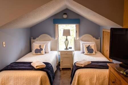 Wine Moose W Hot Tub Fireplace Sauna 9Min To Mt Snow Dover ภายนอก รูปภาพ